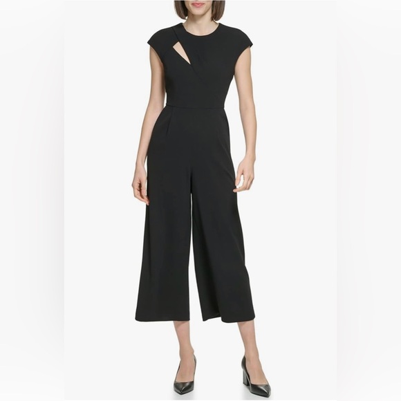 Calvin Klein Women's 6 Black Short Sleeve Cropped Jumpsuit Neck Cut out Wide Leg - Picture 1 of 9